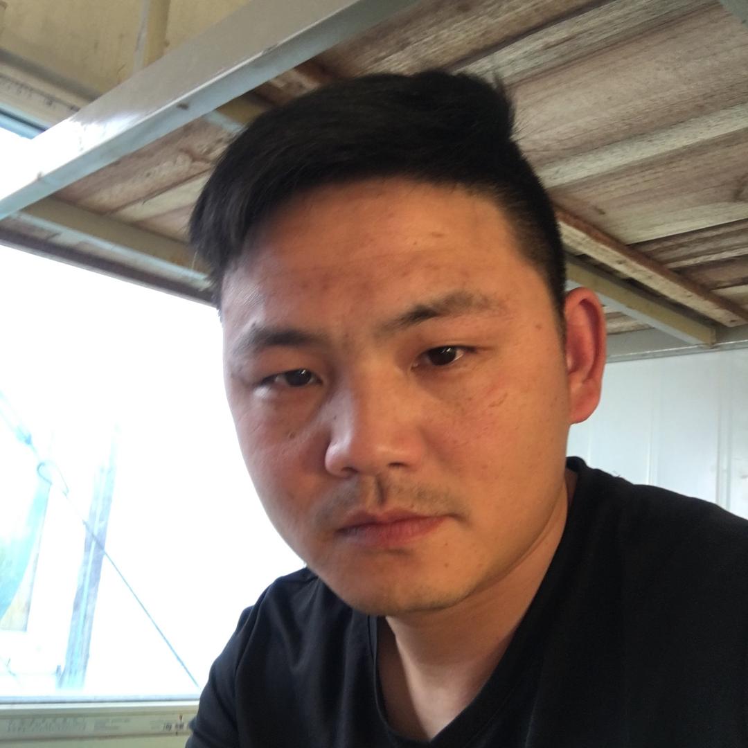山哥（南郡瓷砖，美蚝王烧烤大排档