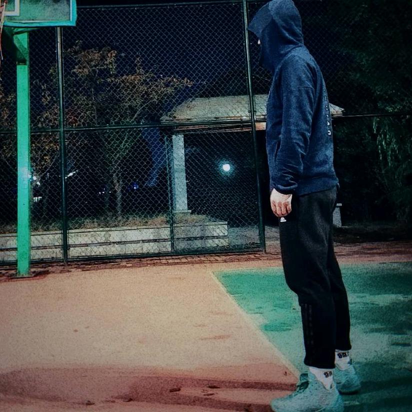 東。
