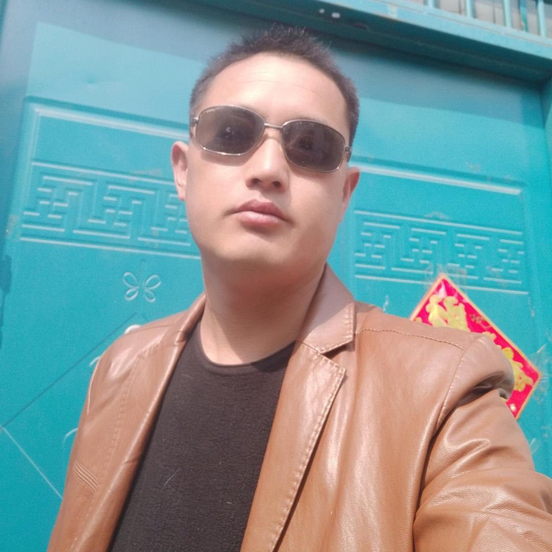 阳光灿烂。