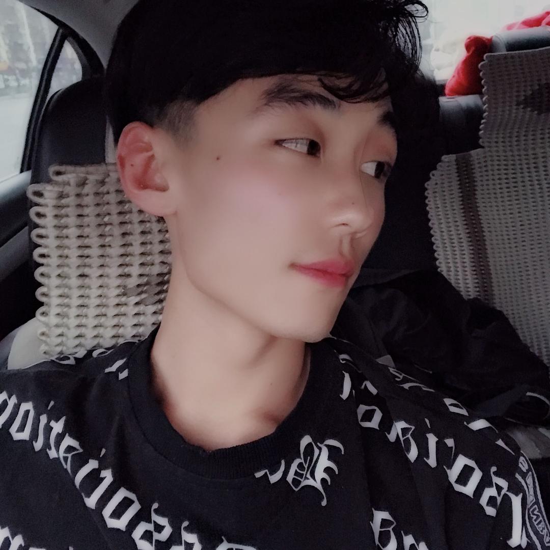 满山猴子我腚最红🐒