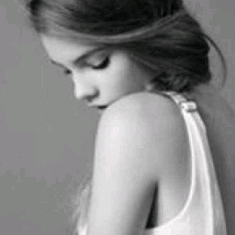 .深白色（山七民宿）