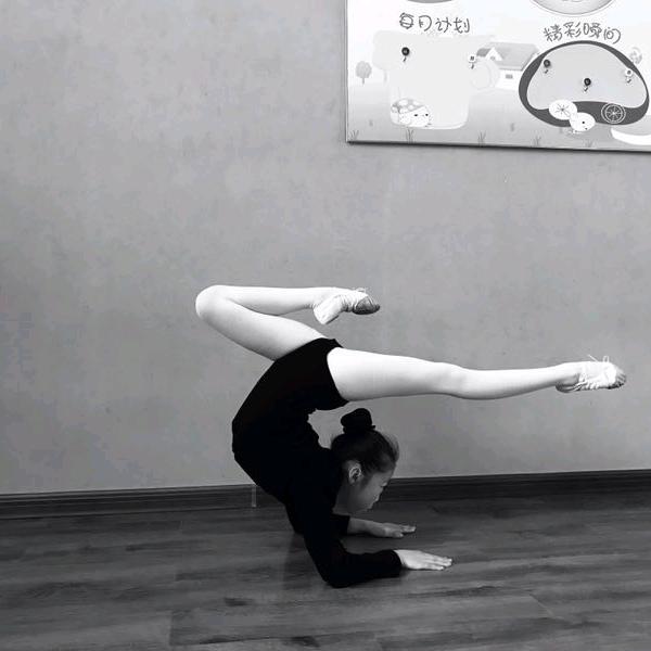 爱跳舞的可欣💃