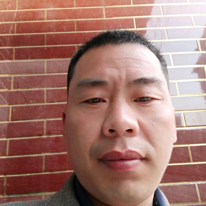 卡车司机邓哥。