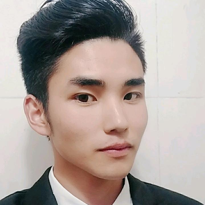吹笛子的小猪猪