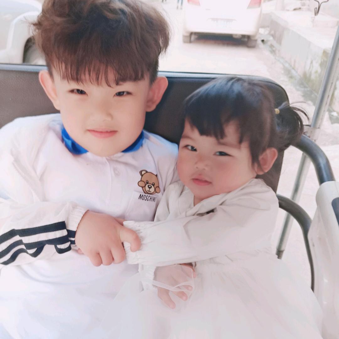 __👦👧哥哥和妹妹