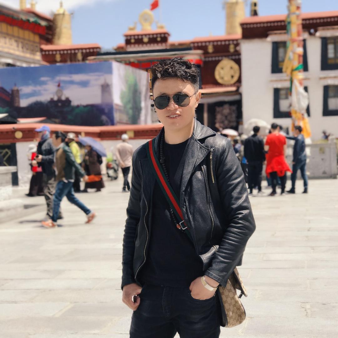 炉霍扎西：旅行自驾游领队