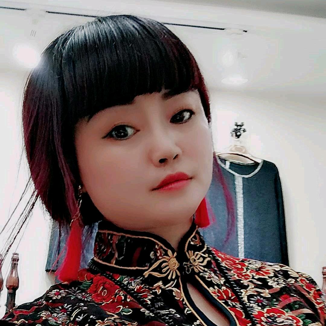 宁静的湖水🌹梅姐
