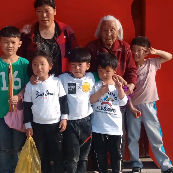 锦煊（拒绝私聊不要连赞）