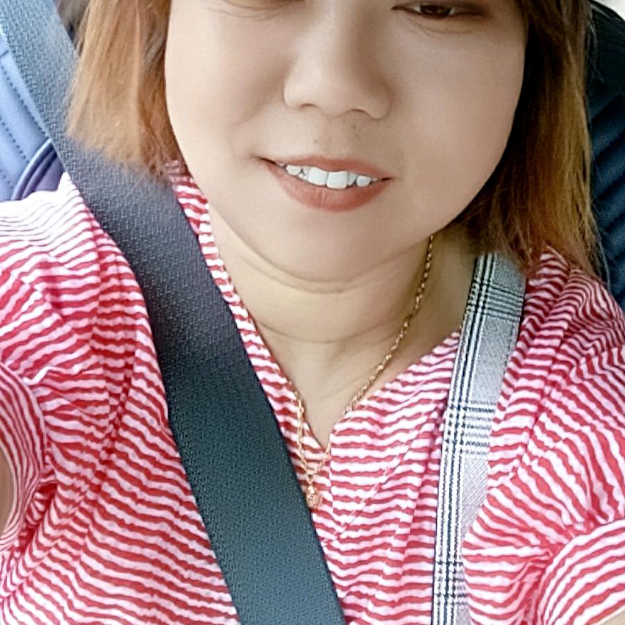 女