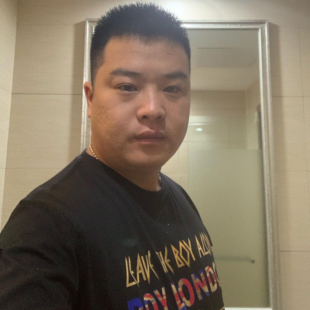 中国的服务员 犇航资产机械豪车租赁 张凯