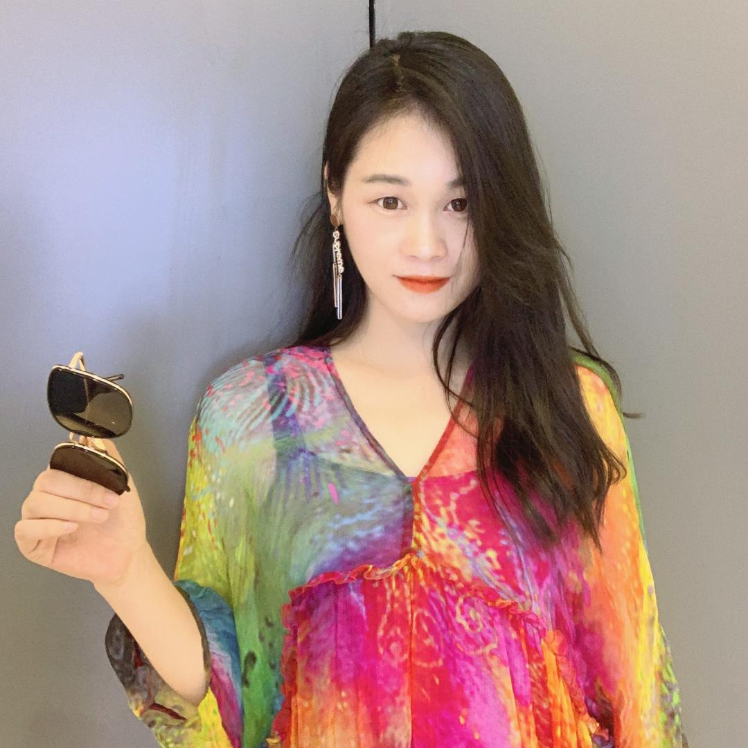 欧彩琦琦服饰