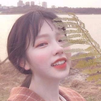 小小我，开心的小熊