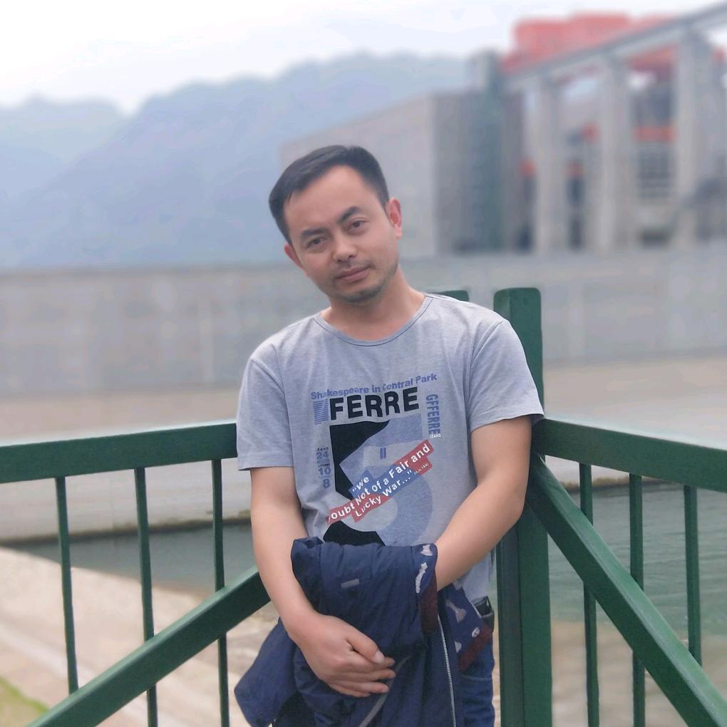 胡子拉碴追人哦