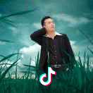 穿着龙袍四处乞讨