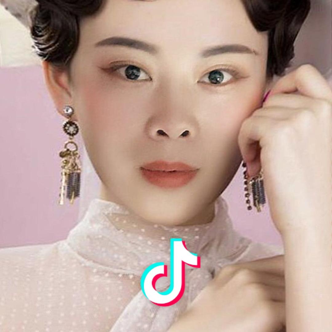 碧波倾月