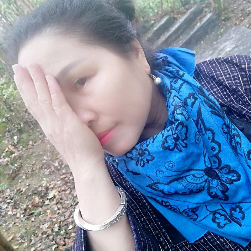 十八洞苗戴雅（苗！绣，服饰）