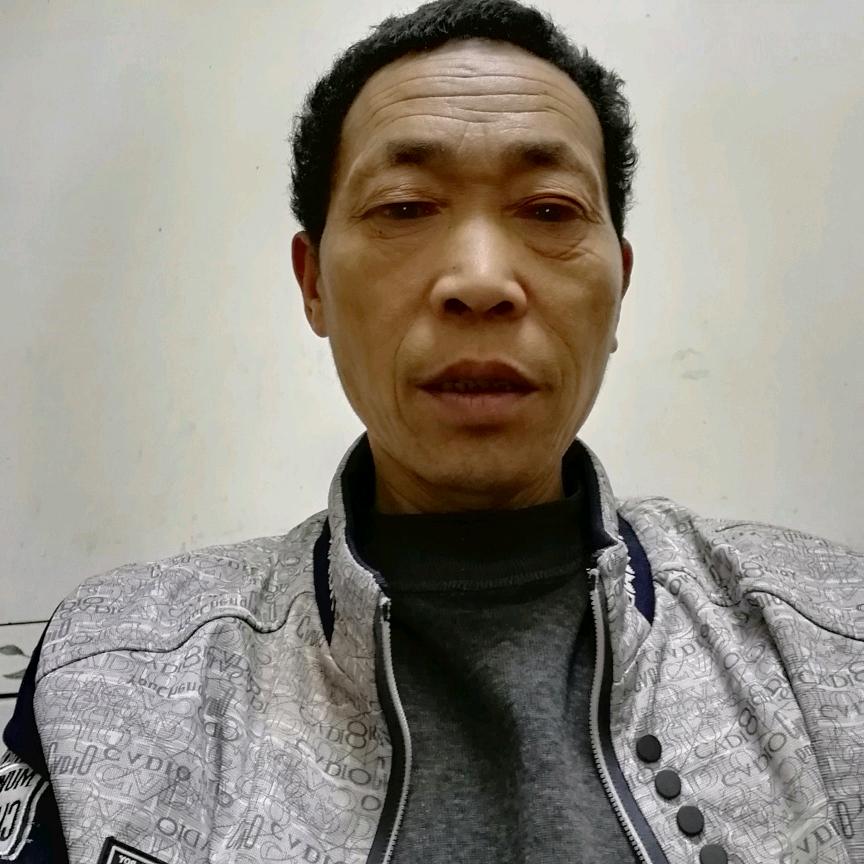 苏师傅爱听音乐