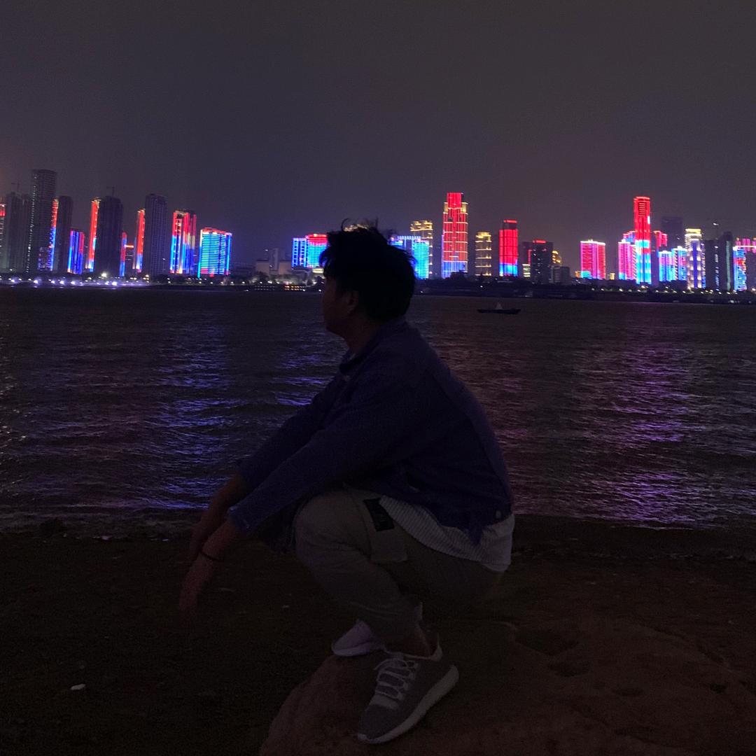 Xiong。
