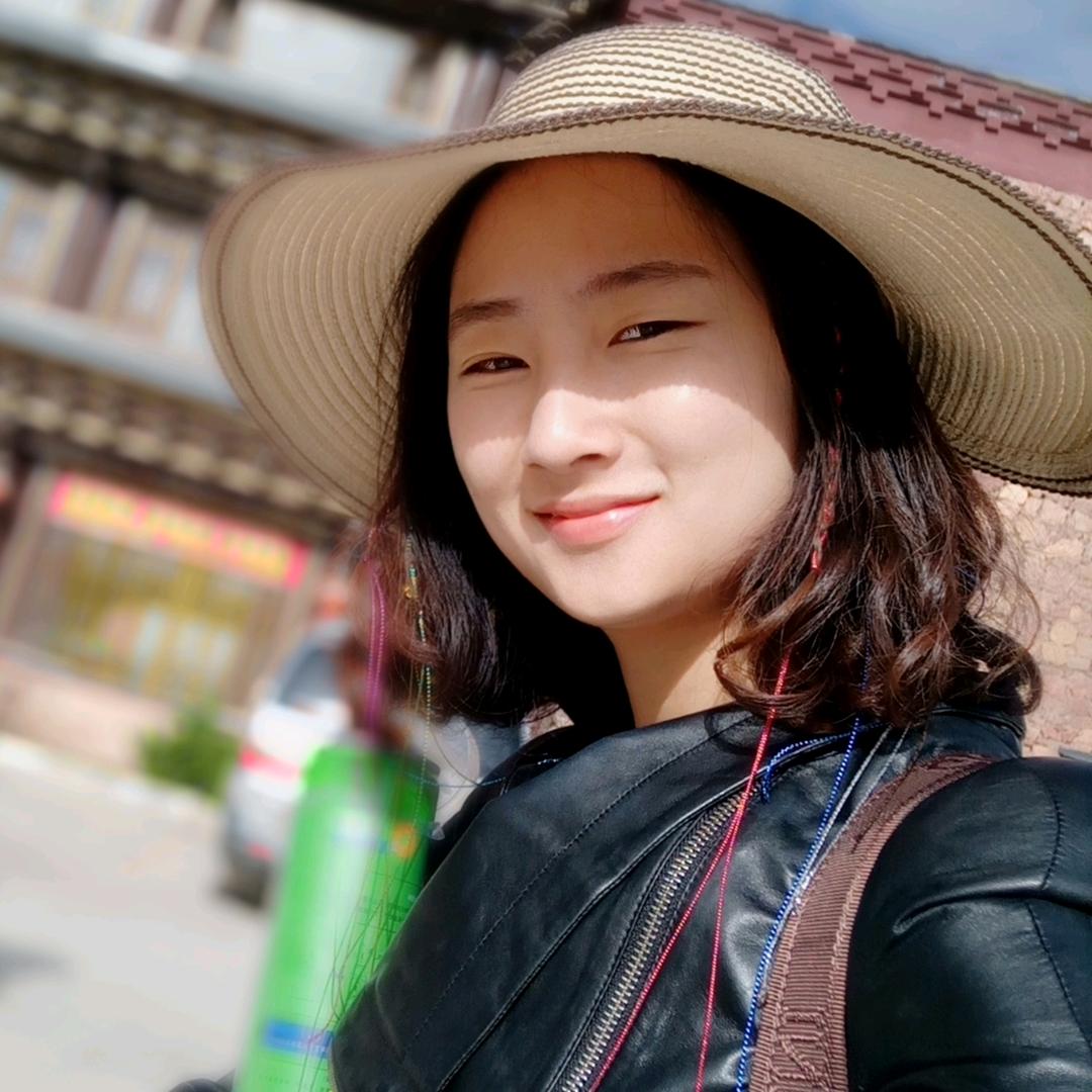 爱唱歌的华小妹