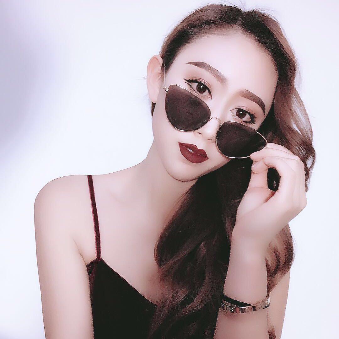 美娅快时尚网红女装直播间
