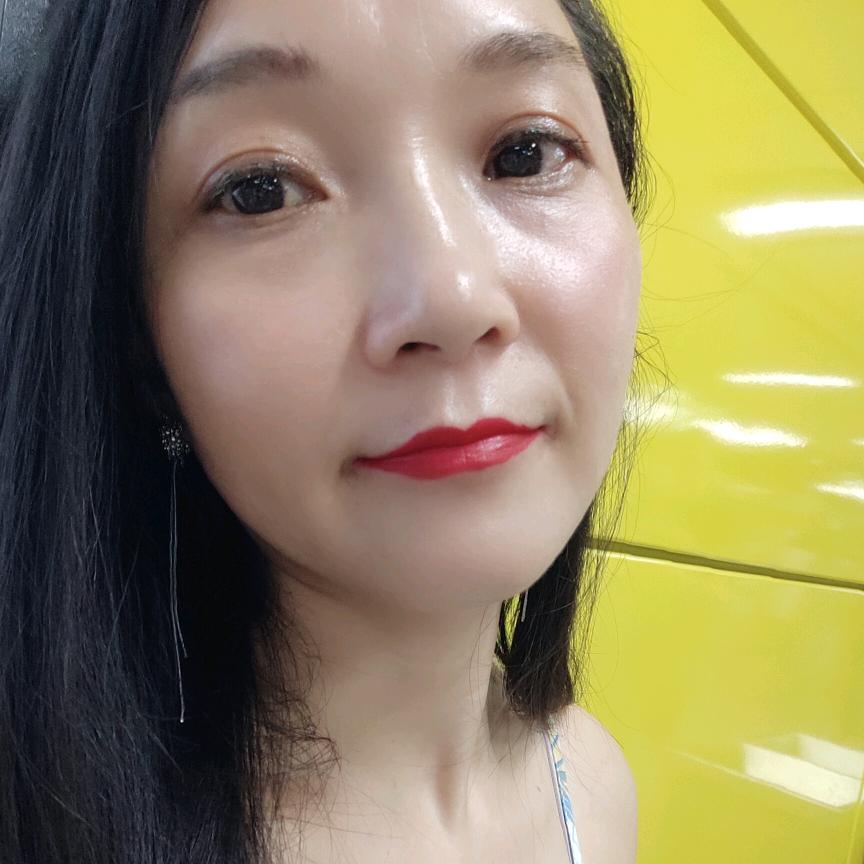 腊梅家政小姐姐