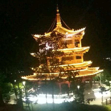 张伟