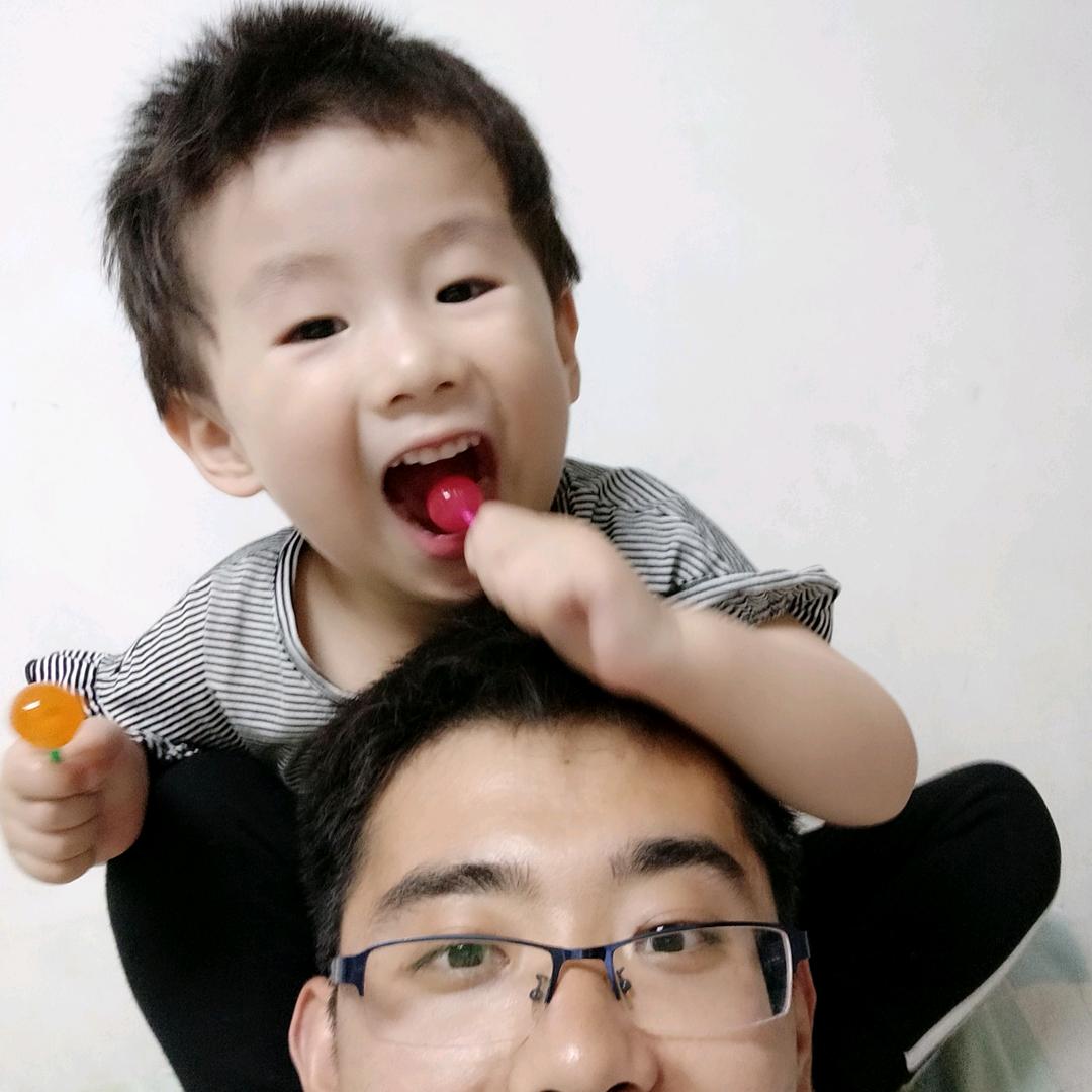 拥抱太阳的月亮