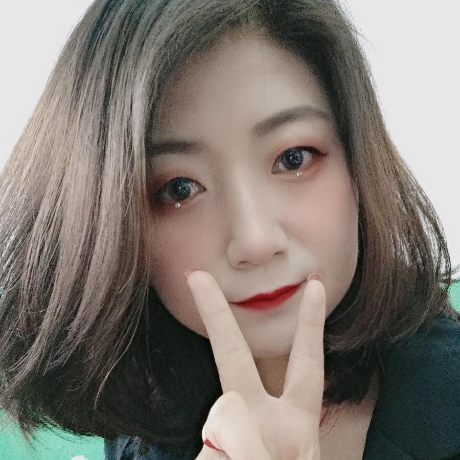 纯白。忒妖娆