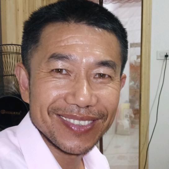 深山老林里的养蜂人