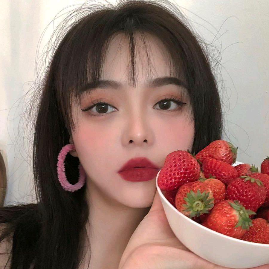 爱喝汽水的小颖