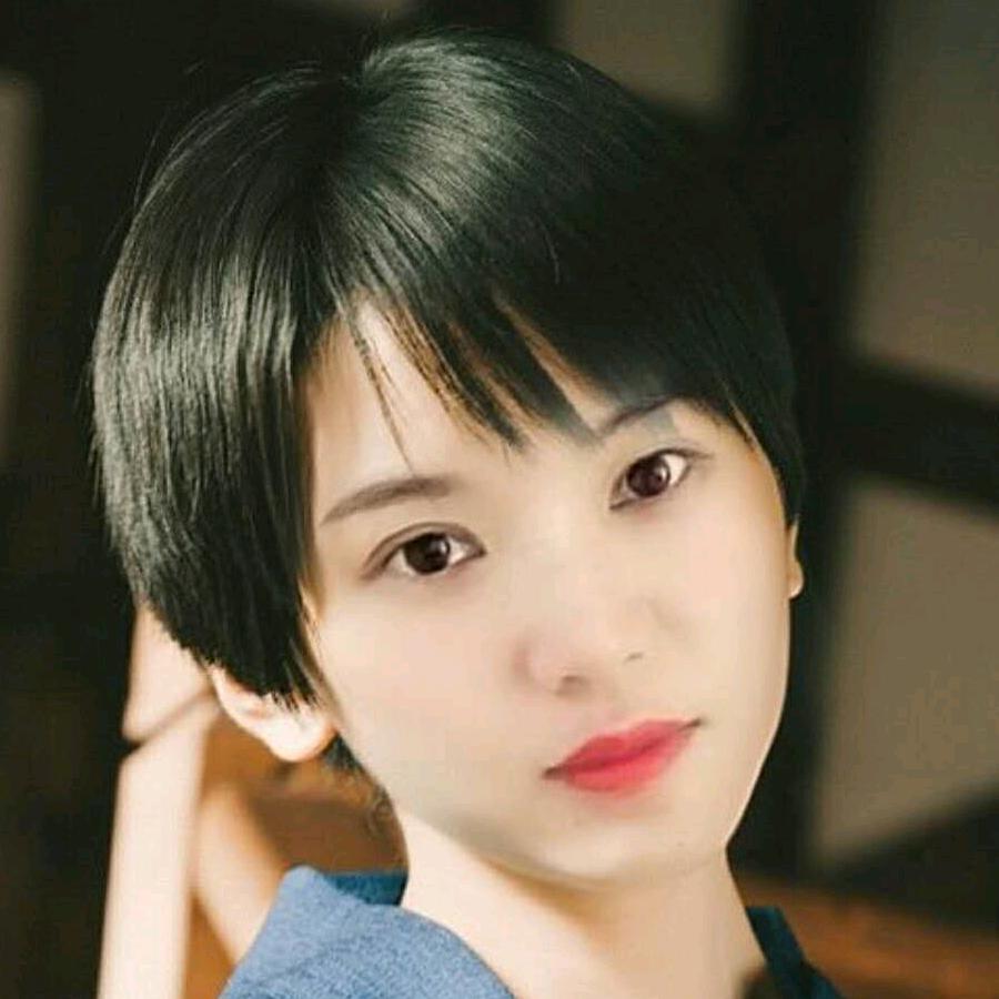 依翎