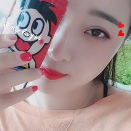 蜜 桃 乌 龙