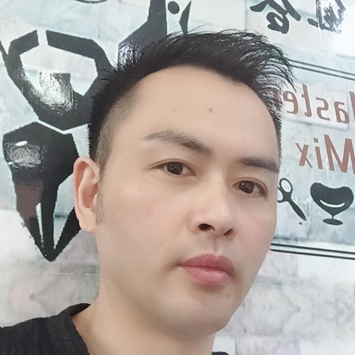 (名仕)美容美发，热爱游泳