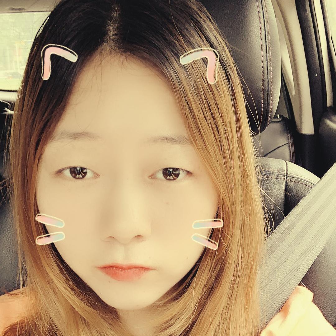 小黄💋💋