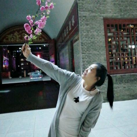 爱哭的毛毛虫
