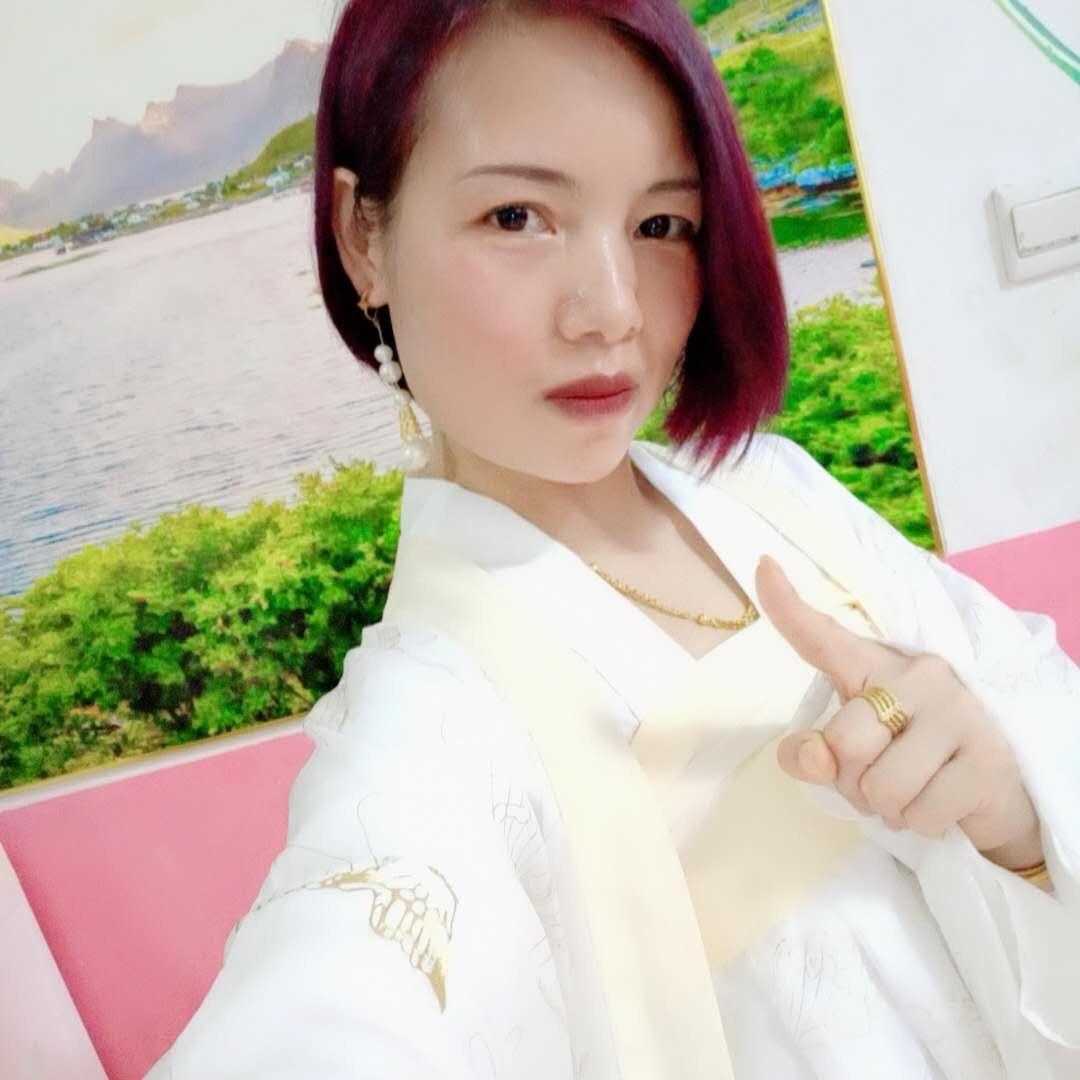 在柬埔寨开餐饮店的湘妹子