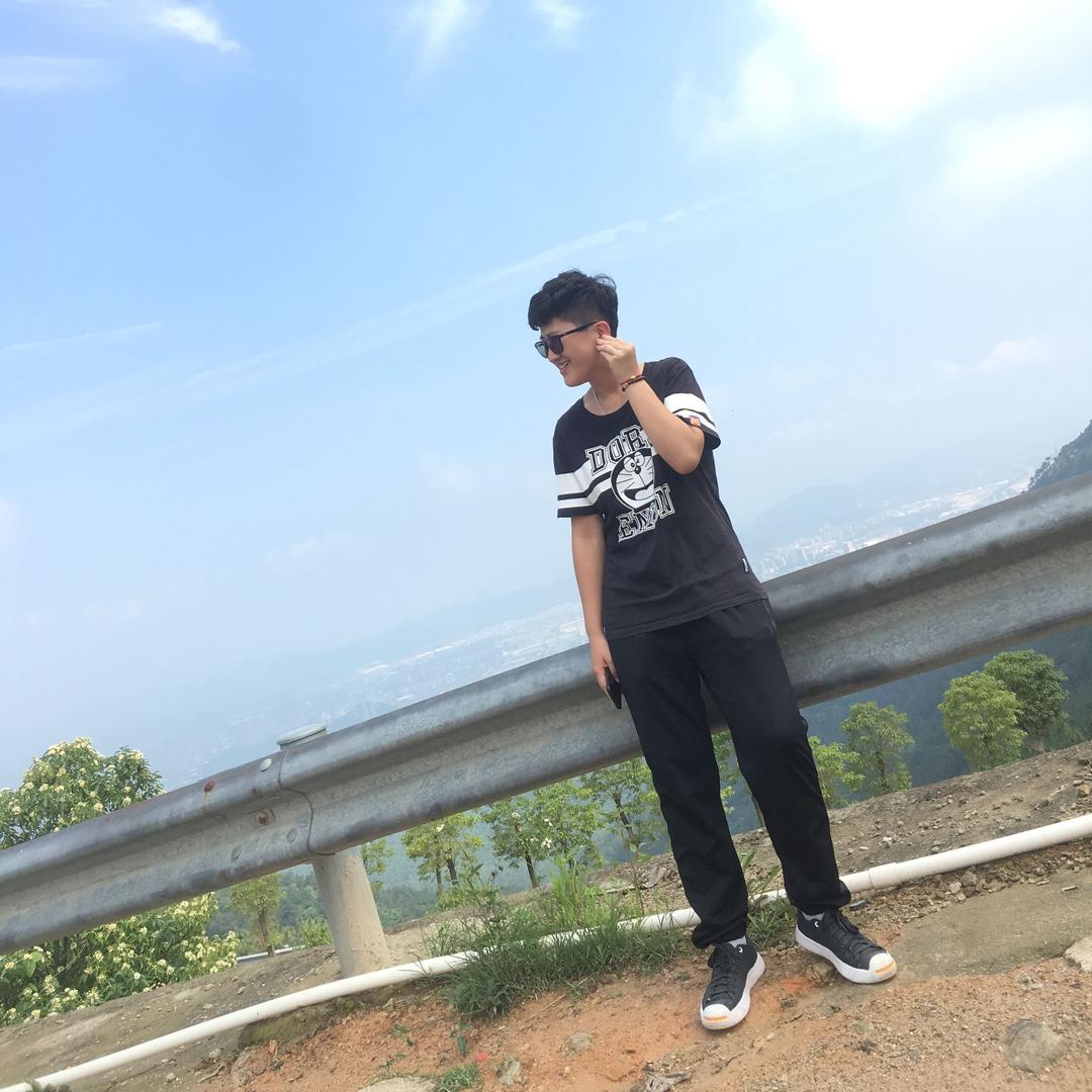 陈逗比✌️