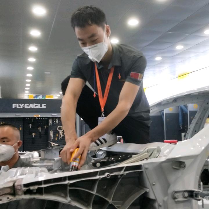 浪哥，(汽车无腻子修复)