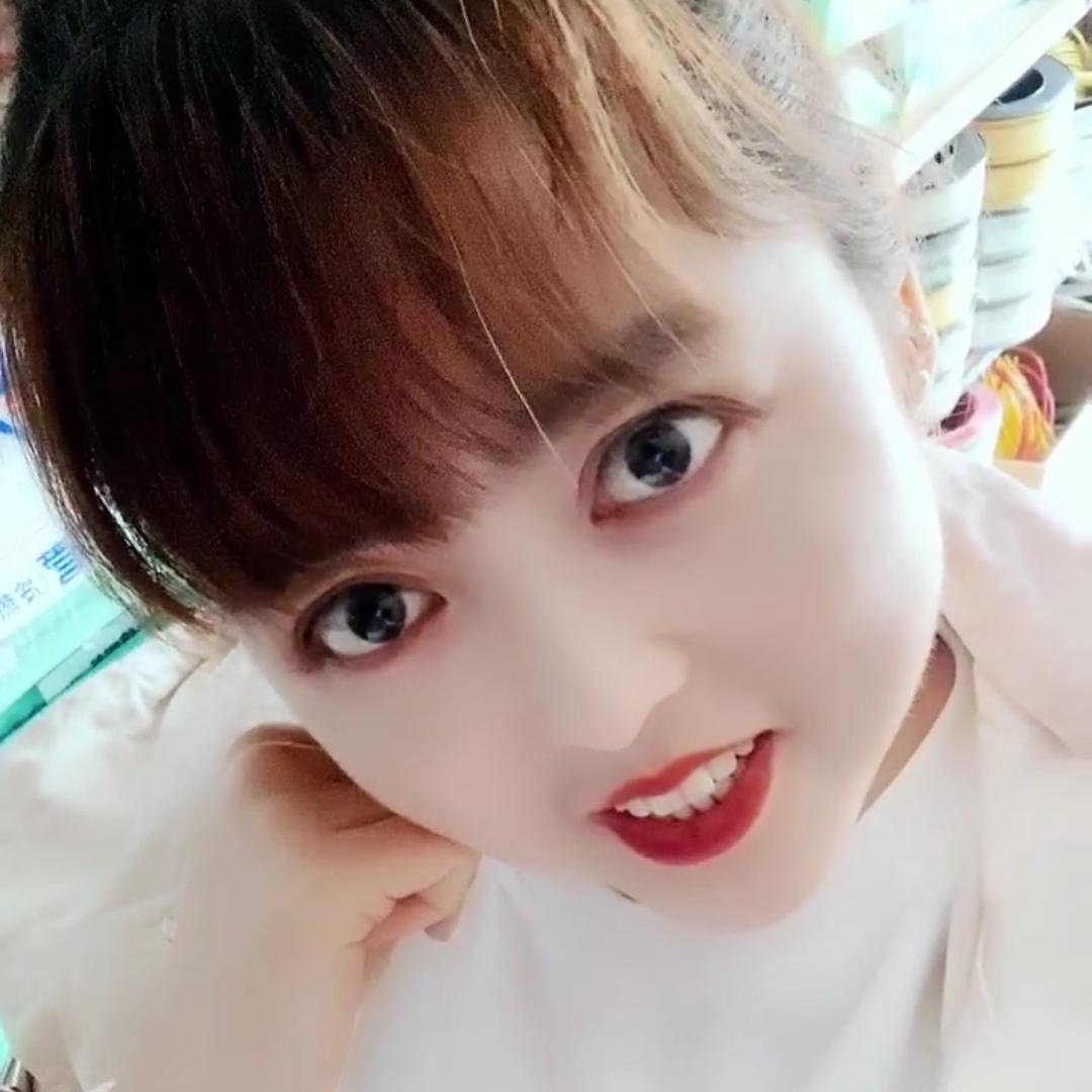 ♥静(•ิ_•ิ)♥