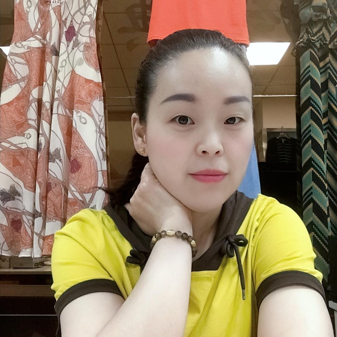 卡玫丝：百衣百顺男女服饰（花坪店）