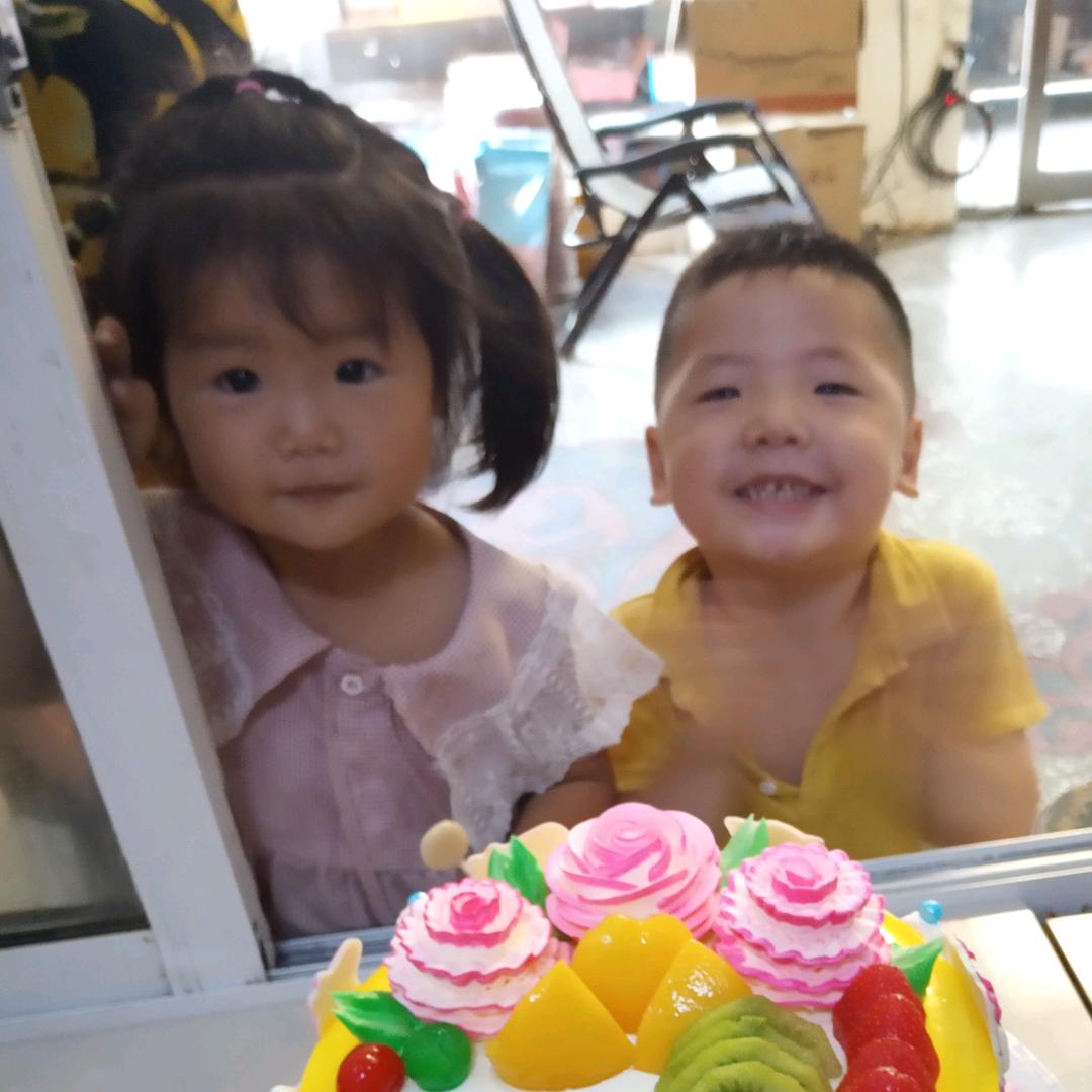 开心就好(๑><๑