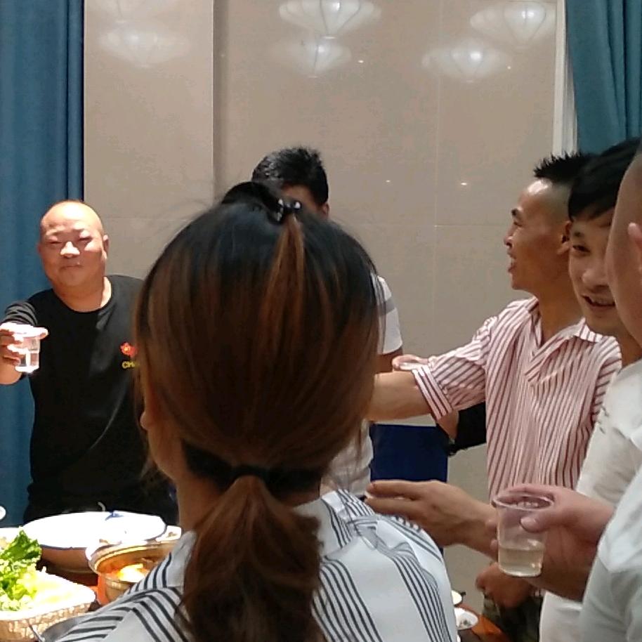 傻傻的你。袁家幺妹