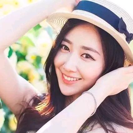 南通平儿一个人走在风雨中