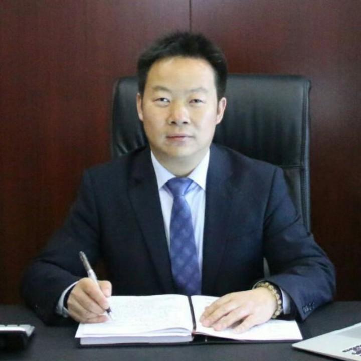 吉拉迪诺董事长