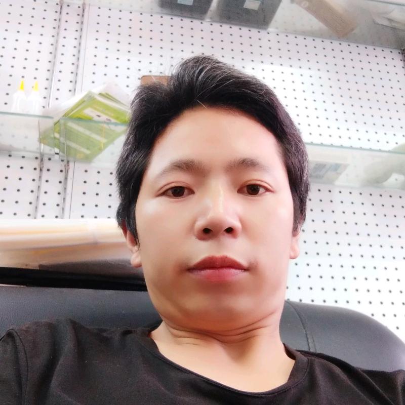 松哥专业吊顶和扶手衣柜洒柜