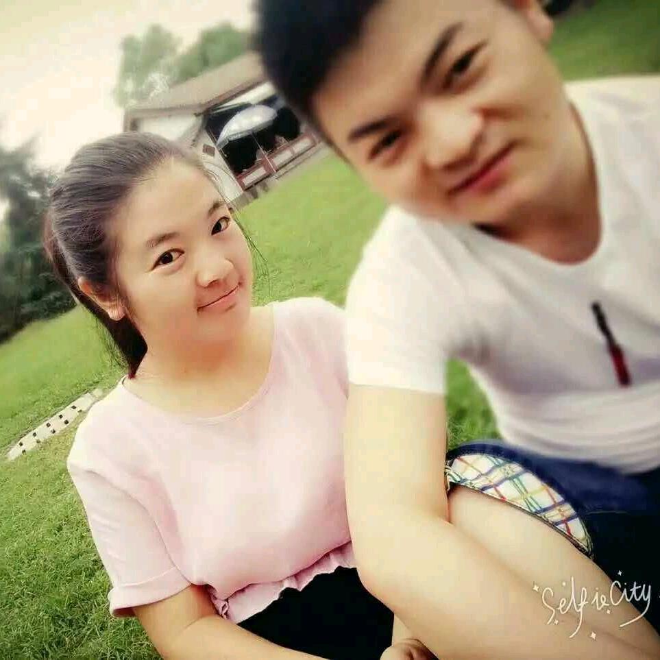 月下小溪