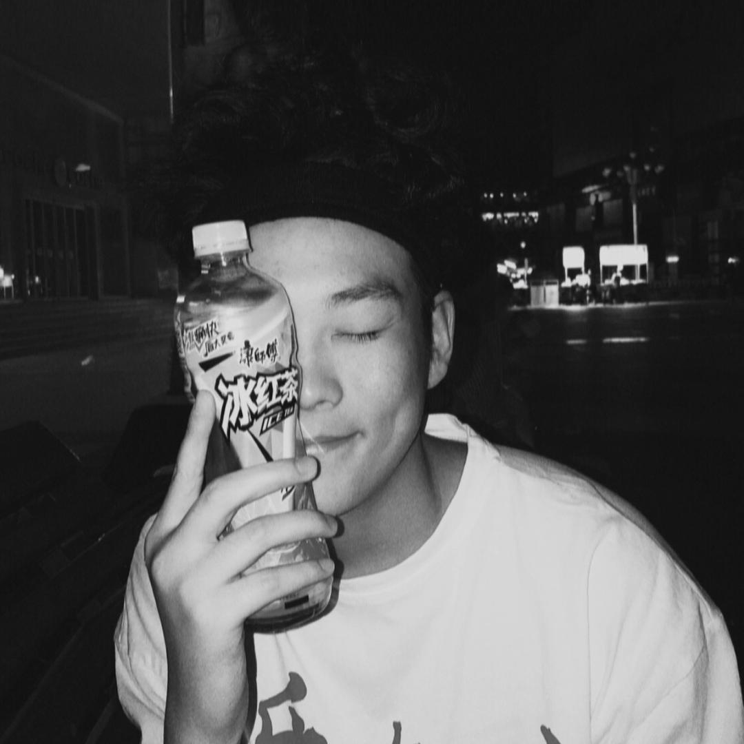 摄影师鞠卓