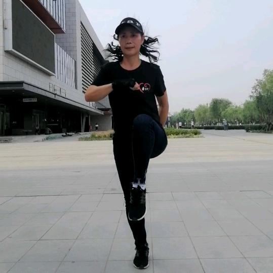 凤凰曳步