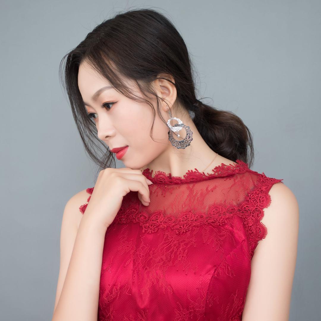 你好，娜小姐
