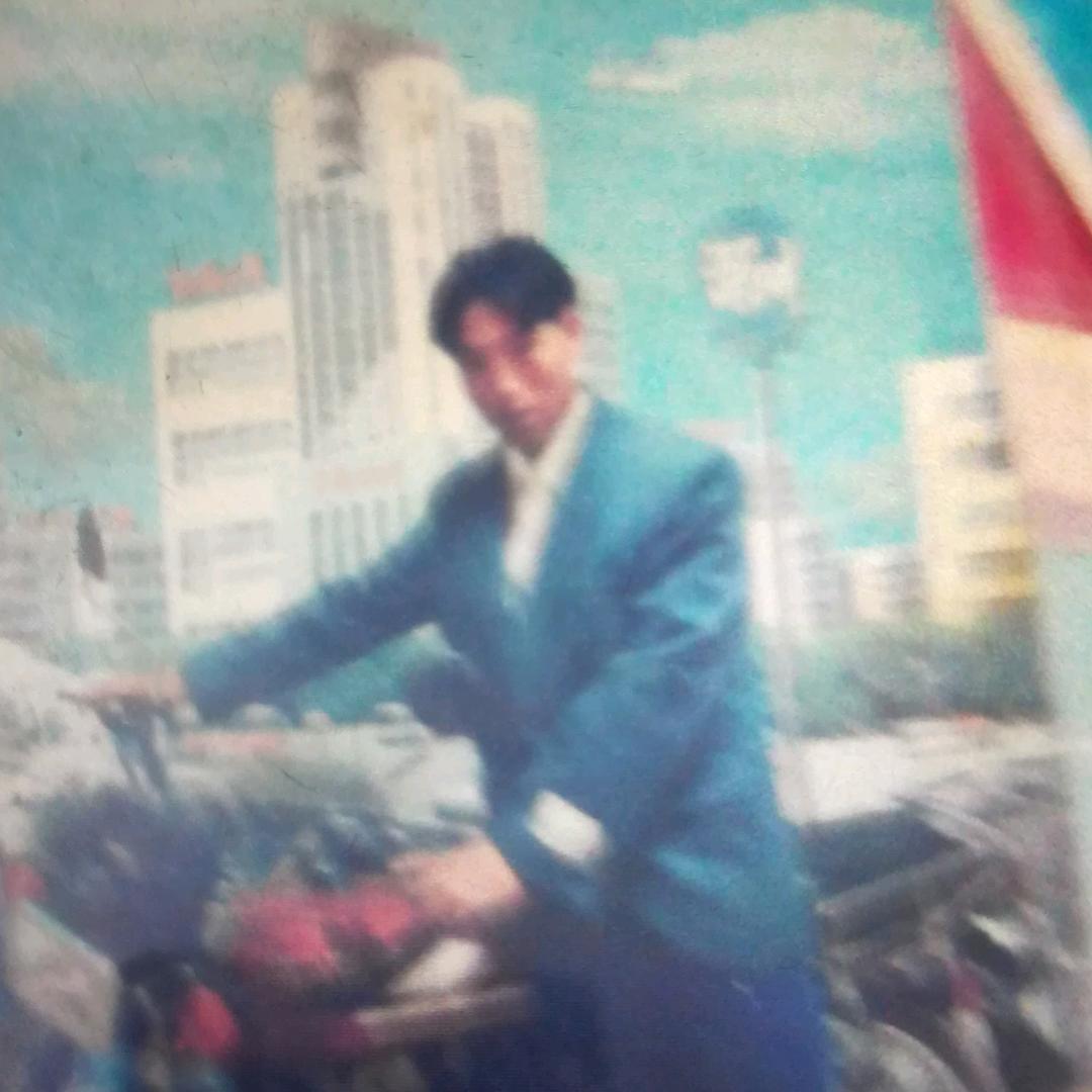 嘉日门窗 胡土金